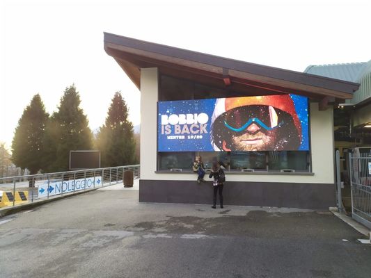 Dầu đúc chống nước P4 P5 Giant Outdoor LED Video Wall Panel Screen cho màn hình hiển thị