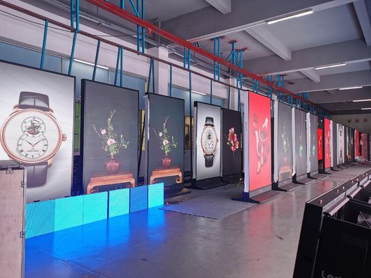 HD P1.875 Màn hình poster ngoài trời LED Khả năng thu hút mắt cho quảng cáo thương mại