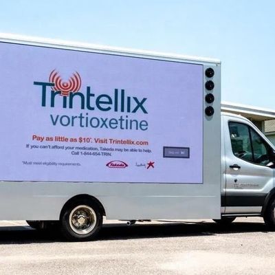 GCL tùy chỉnh ngoài trời Truck quảng cáo di động Van trailer P6 6500nits Độ sáng