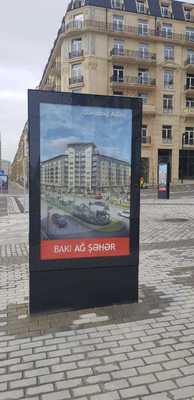 Giá tốt. Poster LED ngoài trời với độ cao Pixel P2.5/P3/P4 5500nits Độ sáng và 960 * 1920mm Kích thước màn hình tùy chỉnh trực tuyến